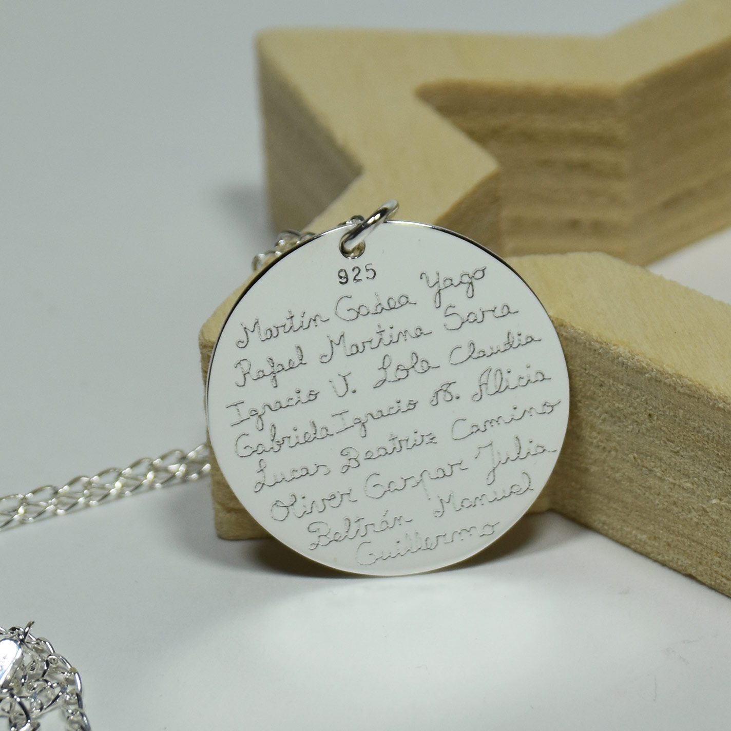 colgante personalizado para profes con las firmas de los alumnos