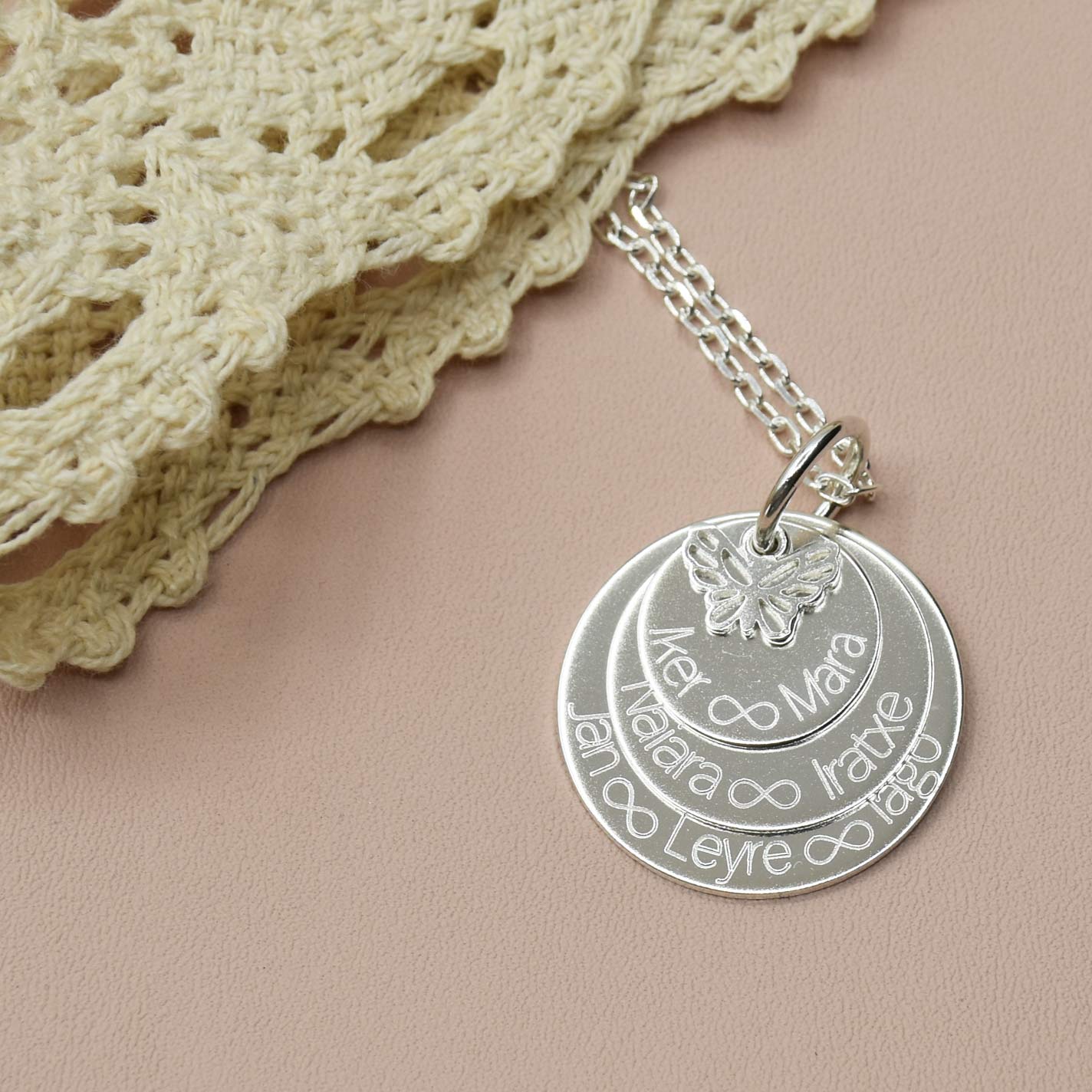 colgante de plata personalizado nombres tres generaciones