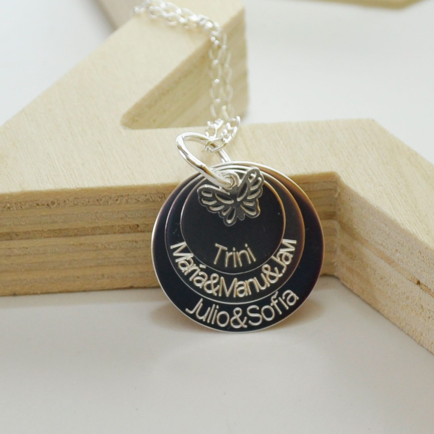colgante de plata personalizado nombres tres generaciones